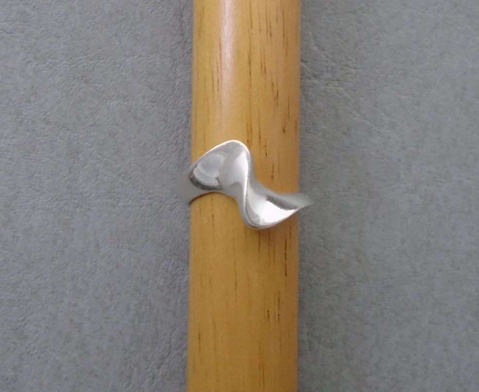 Sterling silver ring with a smooth twist