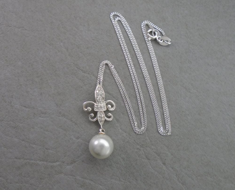 Elegant sterling silver & faux pearl dropper necklace