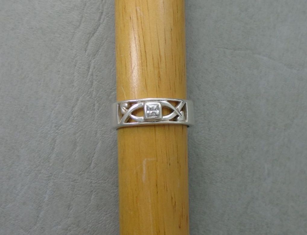 Pretty sterling silver & clear square stone ring