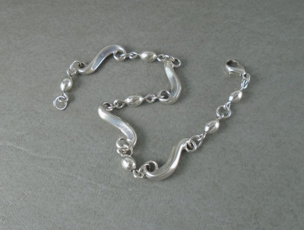 Sterling silver bracelet with shimmer detail