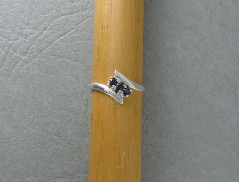 Vintage silver & blue stone ring