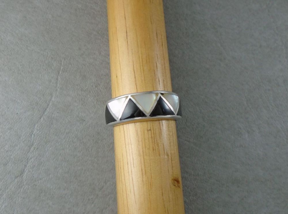Sterling silver, Mother of Pearl & Black onyx ring