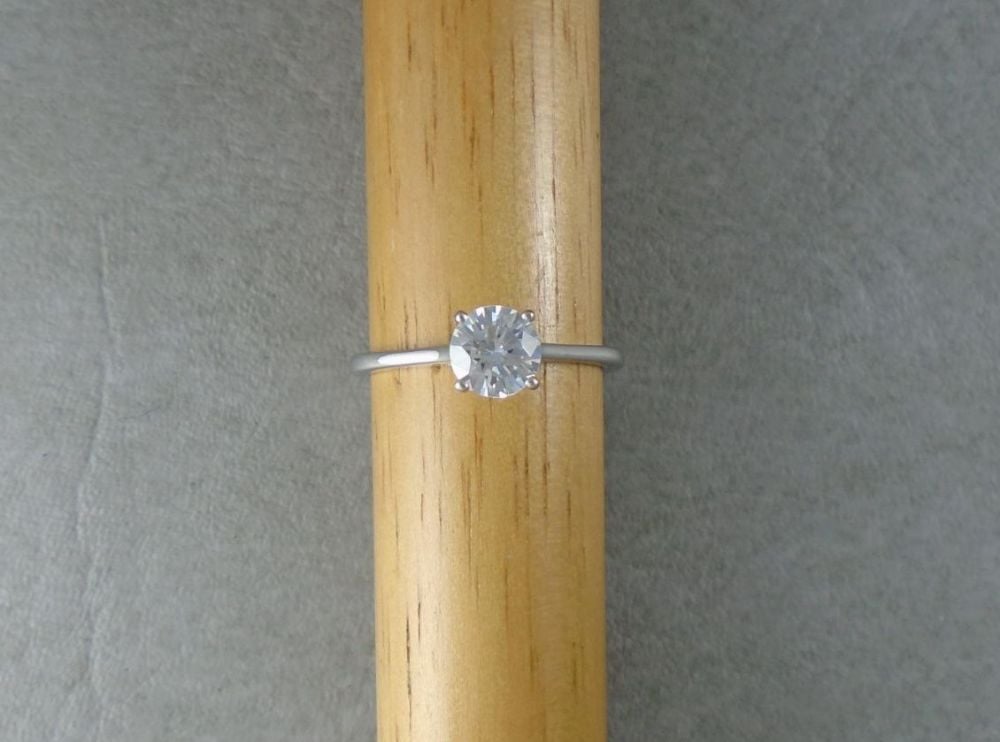 Classic sterling silver solitaire ring