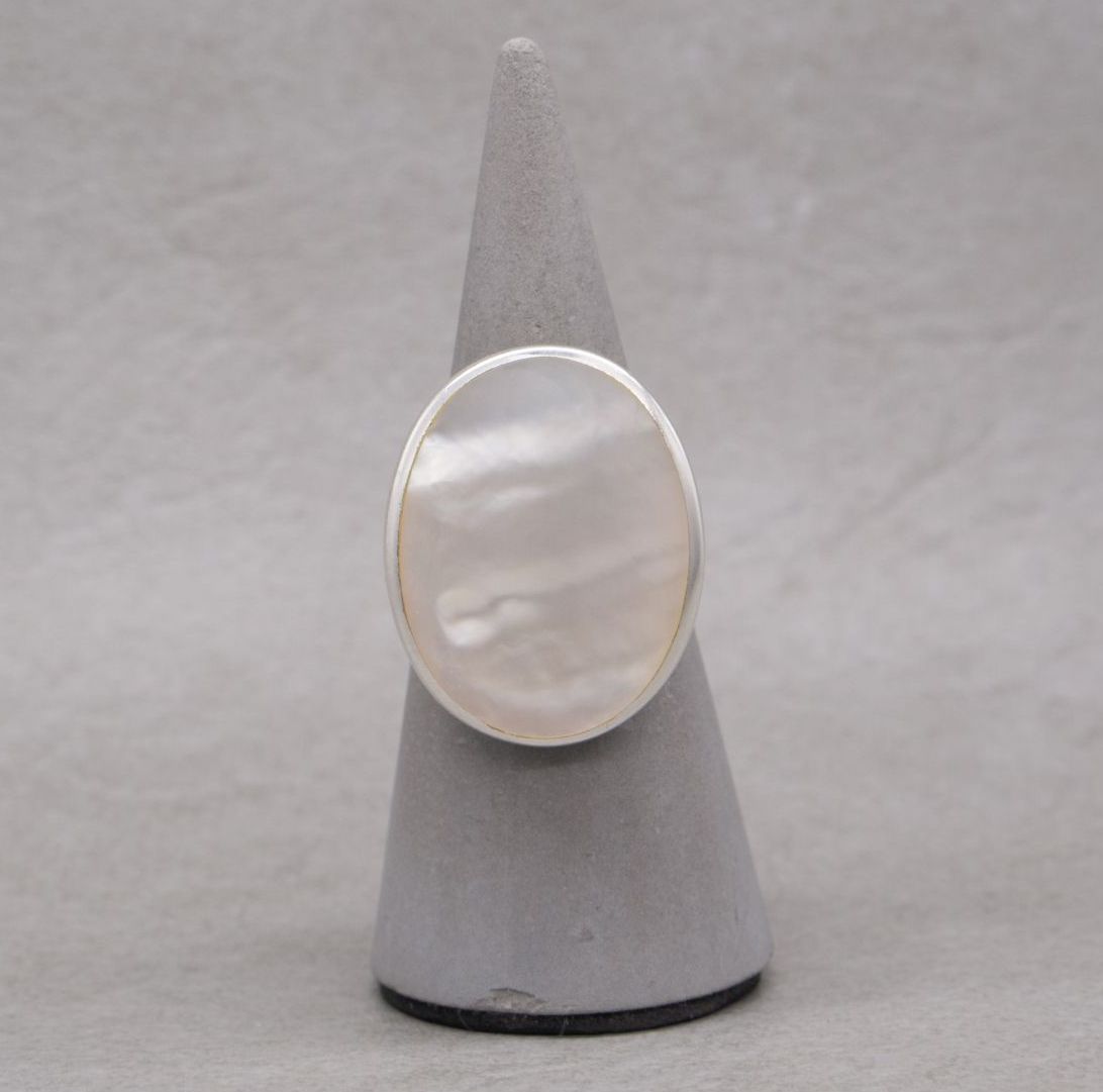 Large oval sterling silver & mother of pearl ring