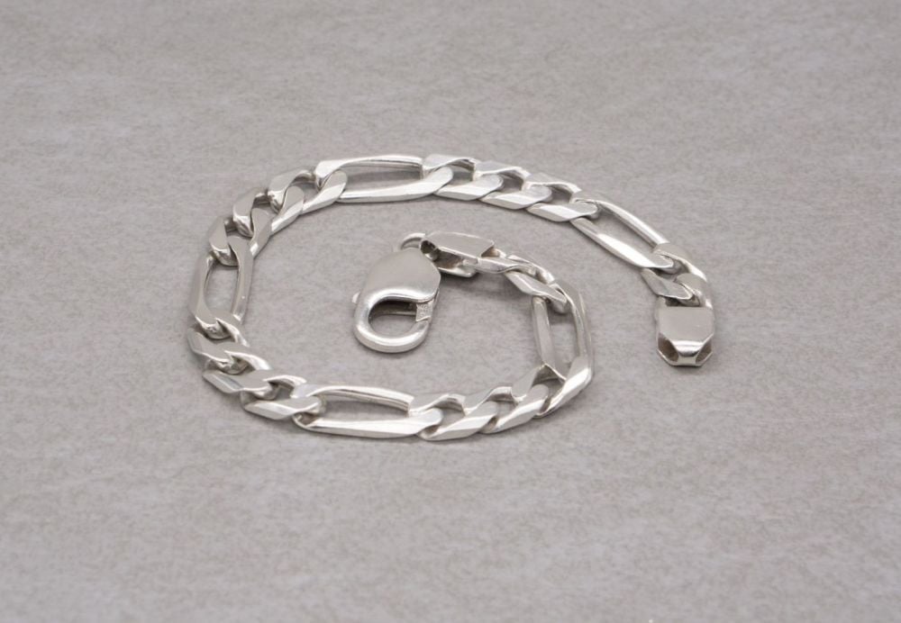 Italian solid sterling silver Figaro chain bracelet (8.25