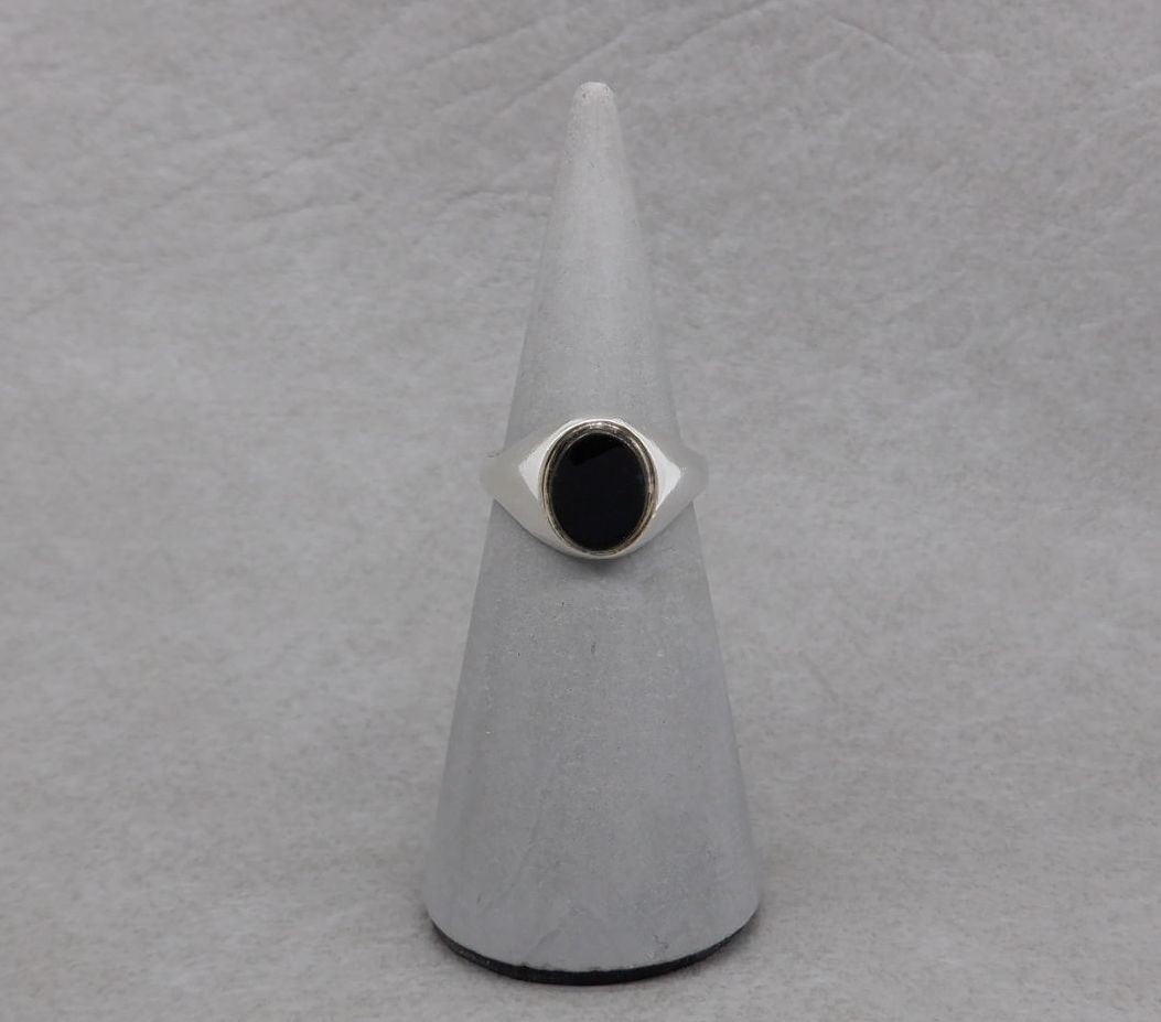 Vintage sterling silver & black onyx ring