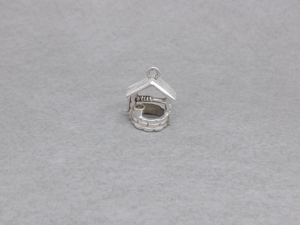Vintage silver wishing well charm with bucket detail
