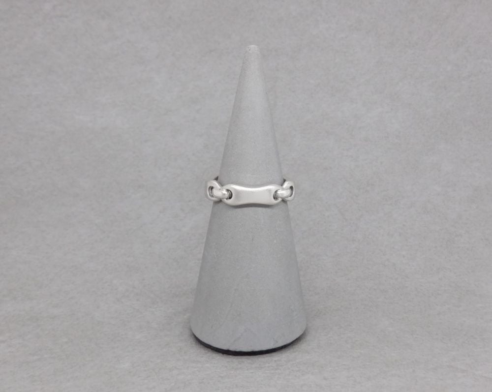 Unusual sterling silver ring with links