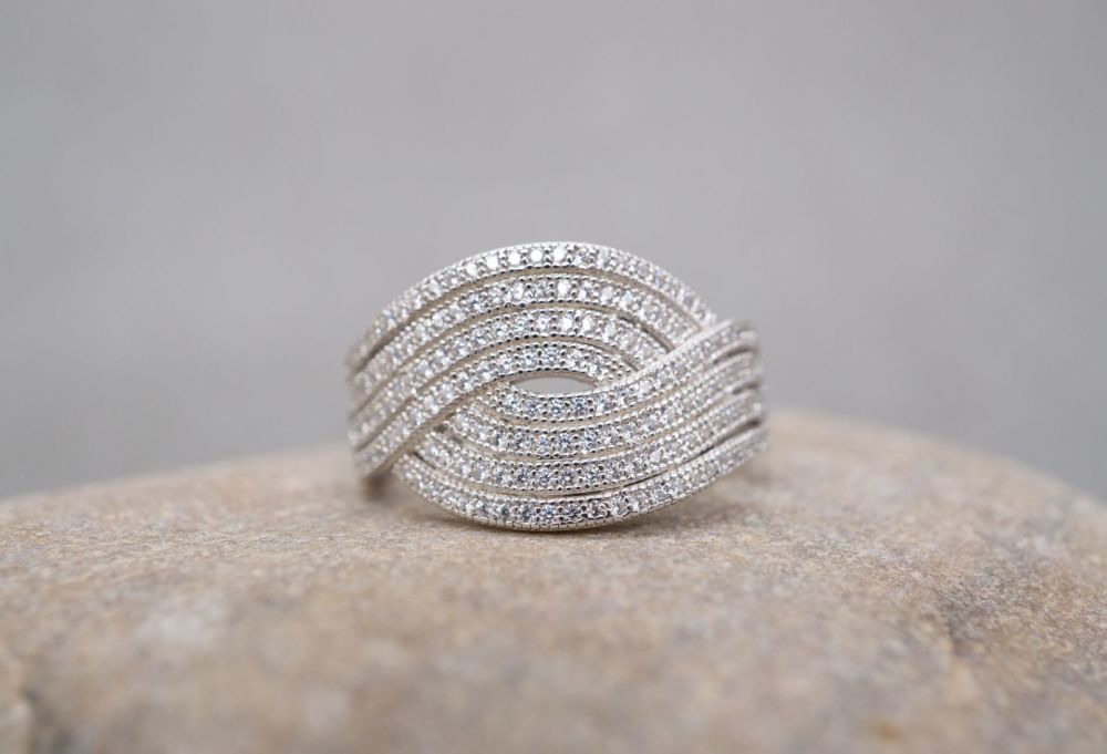 Elegant sterling silver & clear stone cocktail ring