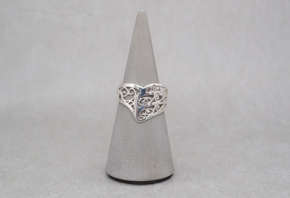 Asymmetric sterling silver wishbone ring with filigree detail