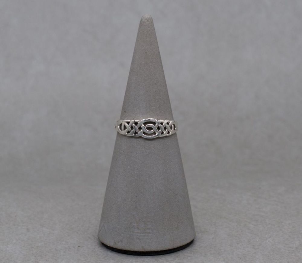 Sterling silver celtic knot ring (size P 1/2)