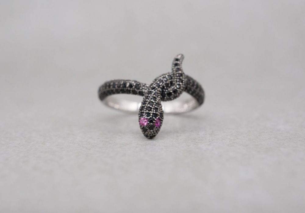 Unusual sterling silver & black spinel snake ring with pink eyes