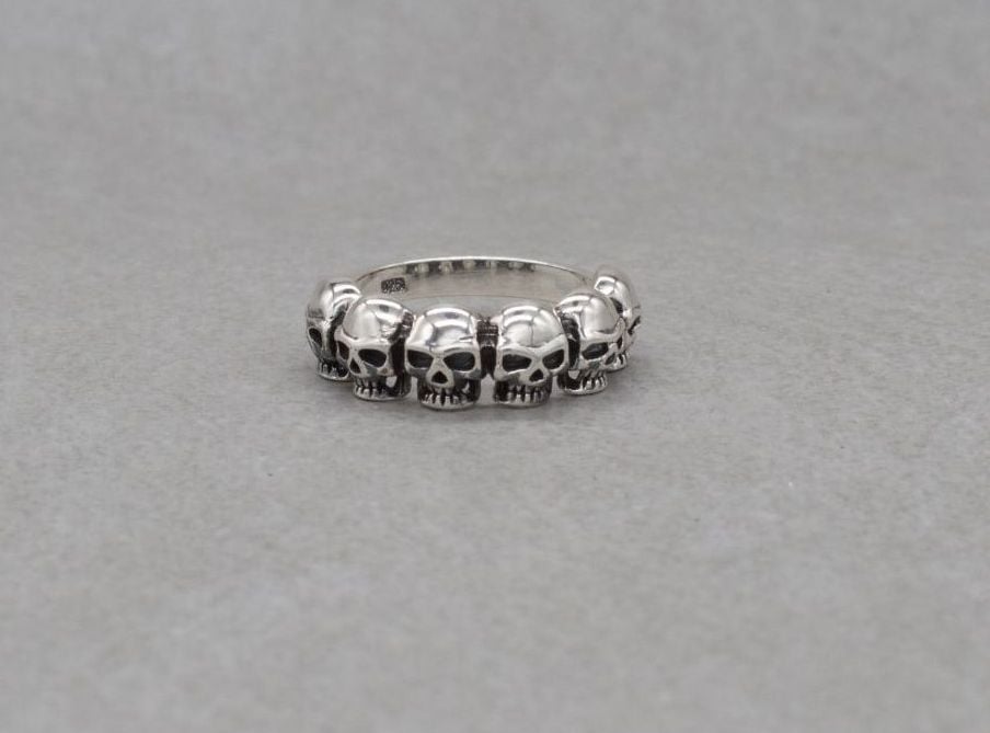 Sterling silver ring with 6 skulls (M 1/2)