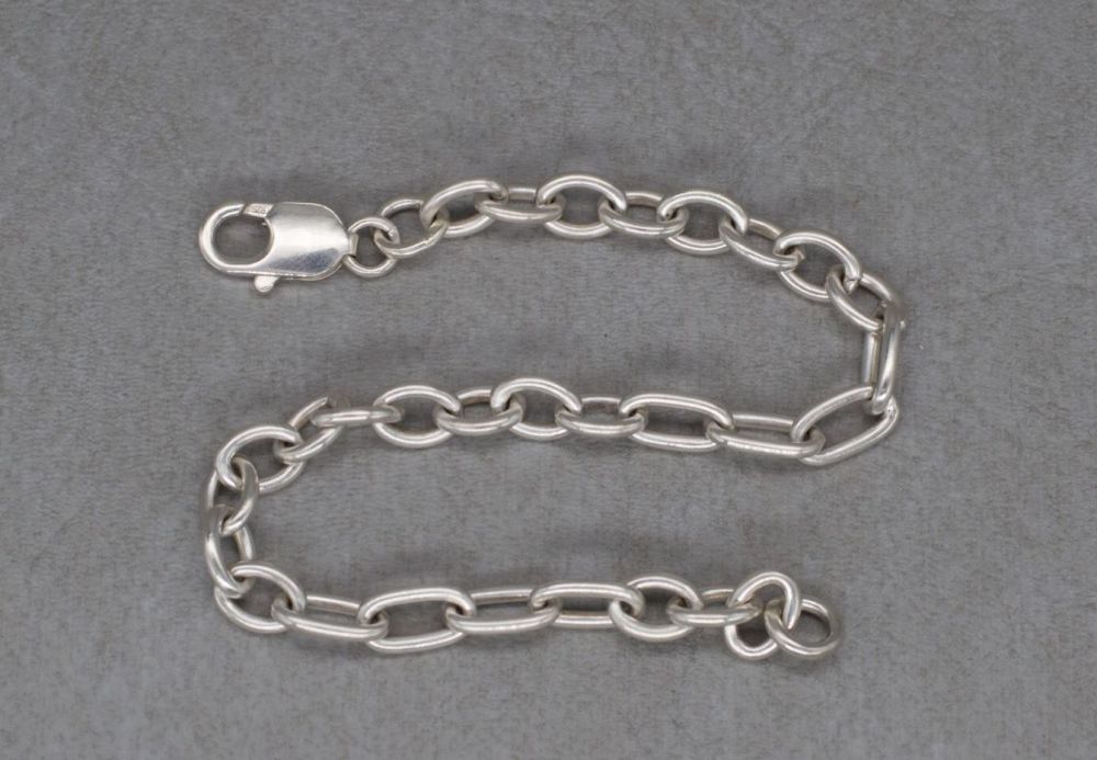 Sterling silver bracelet with oval & elongated oval link chain