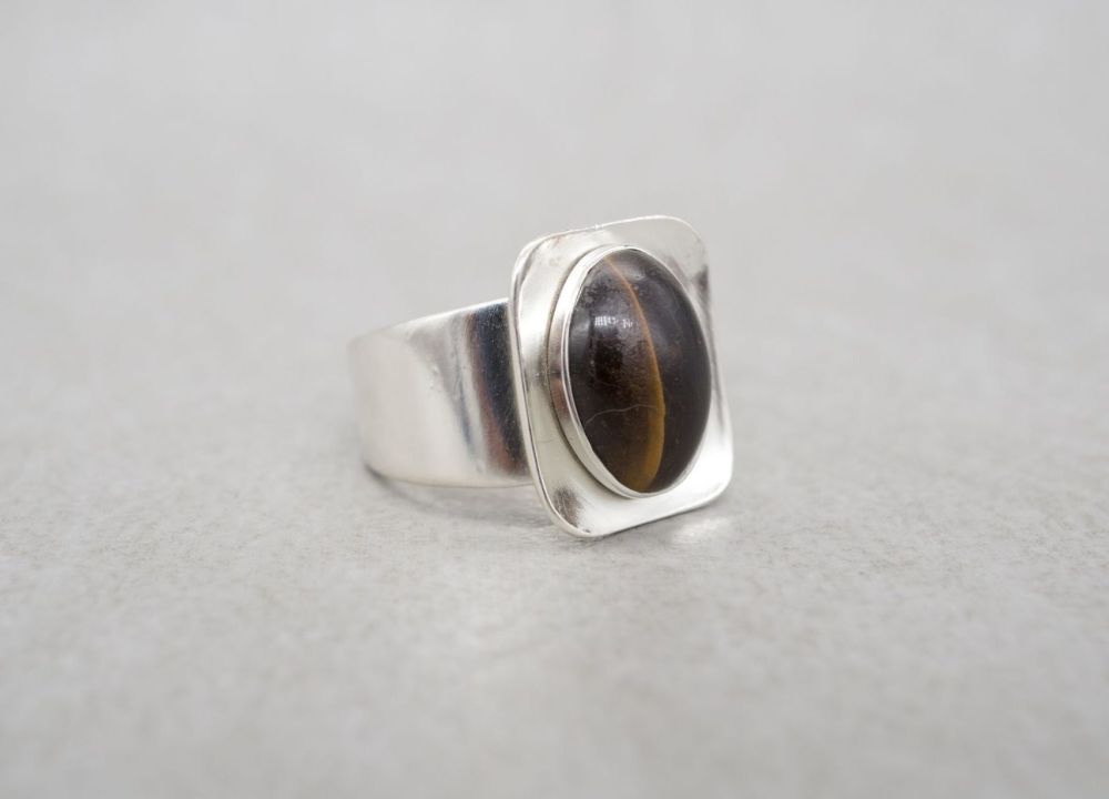 Adjustable vintage sterling silver & tiger's eye ring