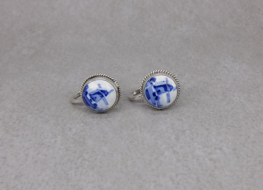 Vintage sterling silver Delft stud earrings with screw-on fastenings