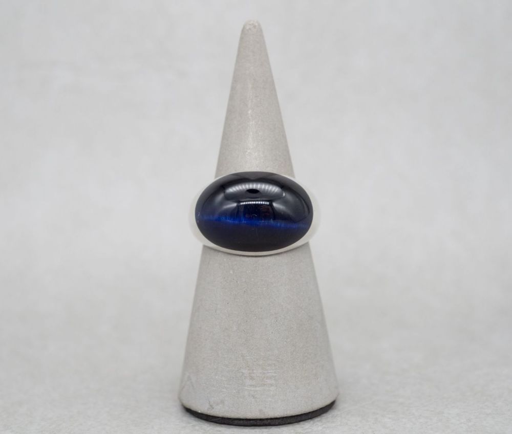 Smooth domed sterling silver & midnight blue cat's eye ring