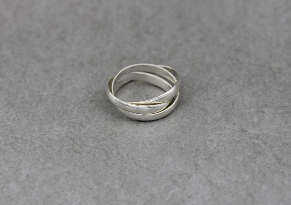 Sterling silver Russian wedding ring (3 interlinked bands)