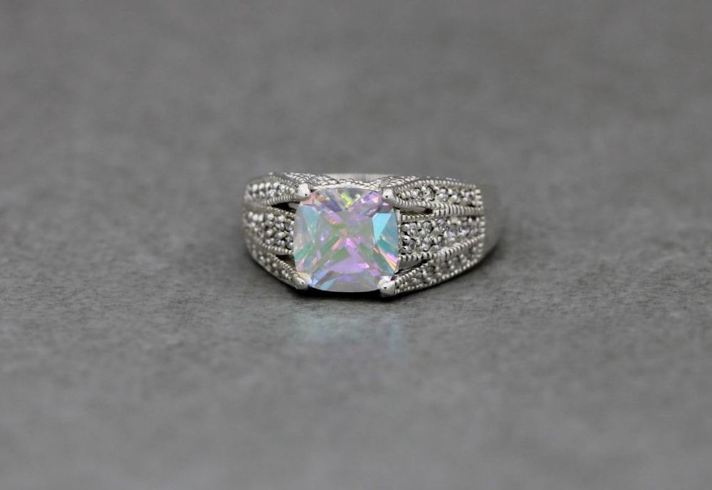 Eye-catching sterling silver ring