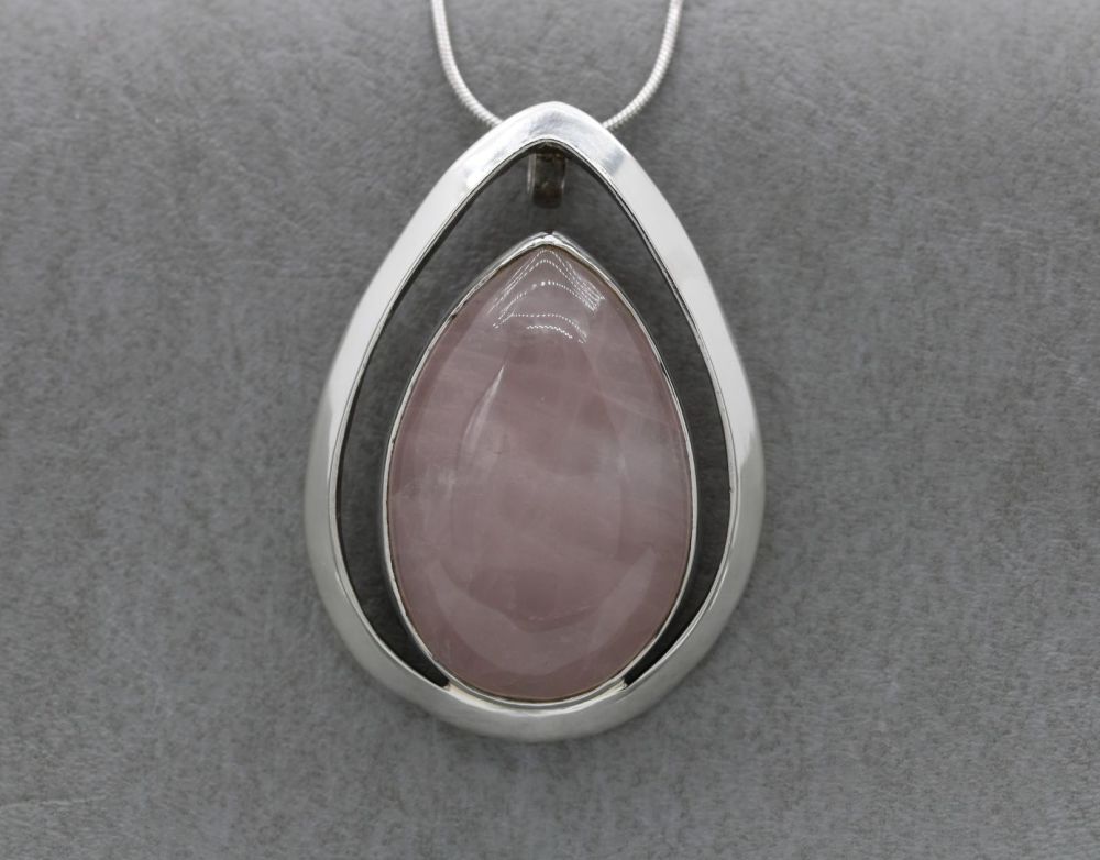 Large sterling silver & rose quartz necklace