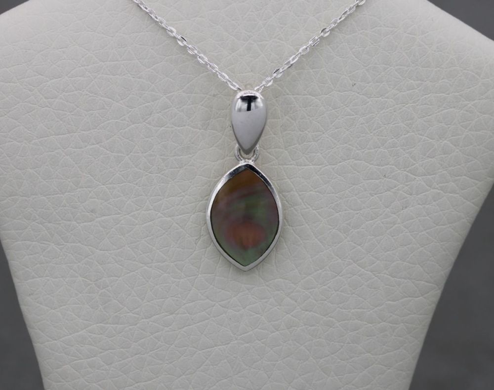 Small sterling silver & mother of pearl necklace