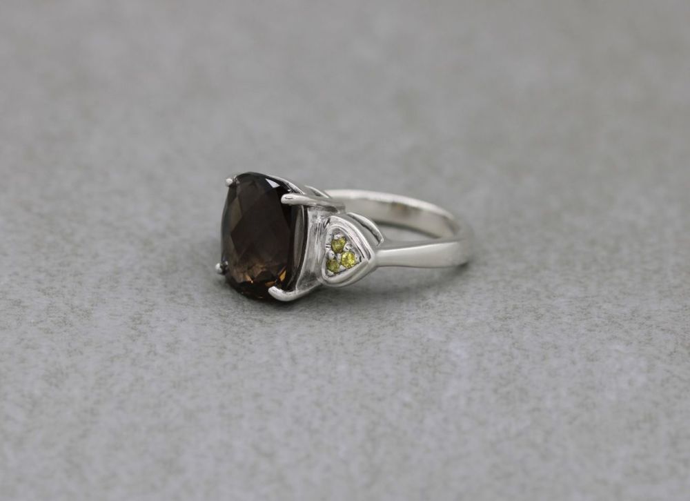 REFURBISHED Sterling silver ring with brown & yellow stones (N)