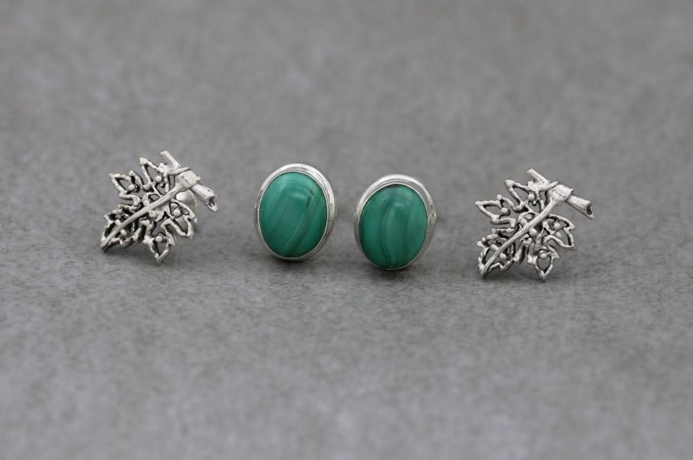 2 x pairs of sterling silver stud earrings; malachite & leaf