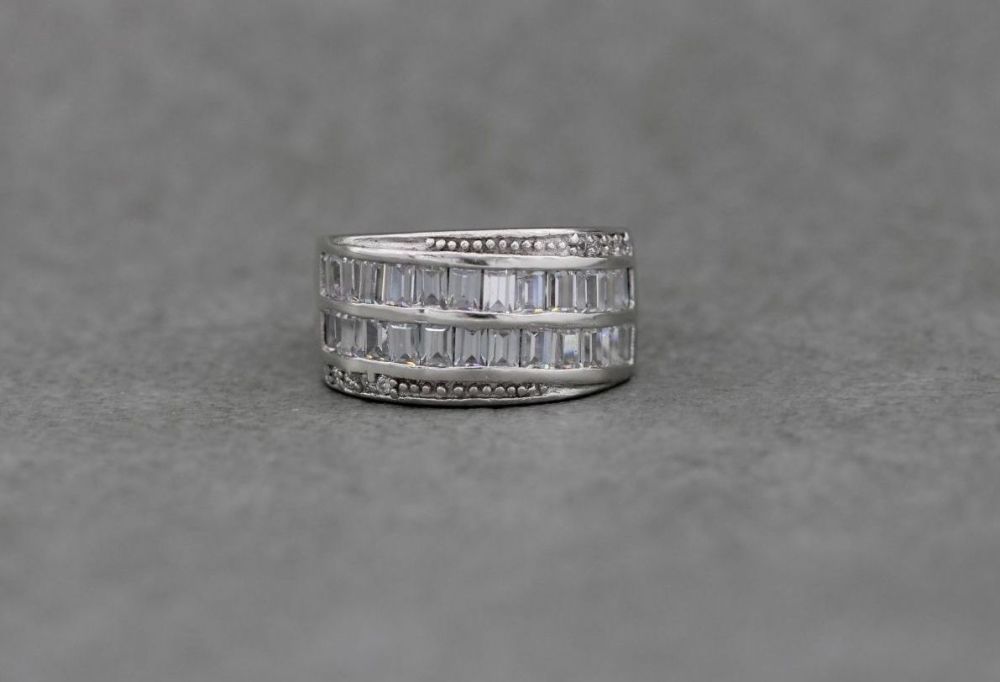 REFURBISHED Sterling silver & clear stone cocktail ring (L)