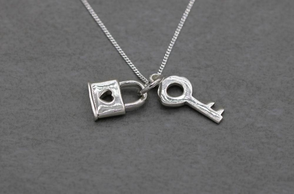 NEW Sterling silver necklace with a lock & key pendant