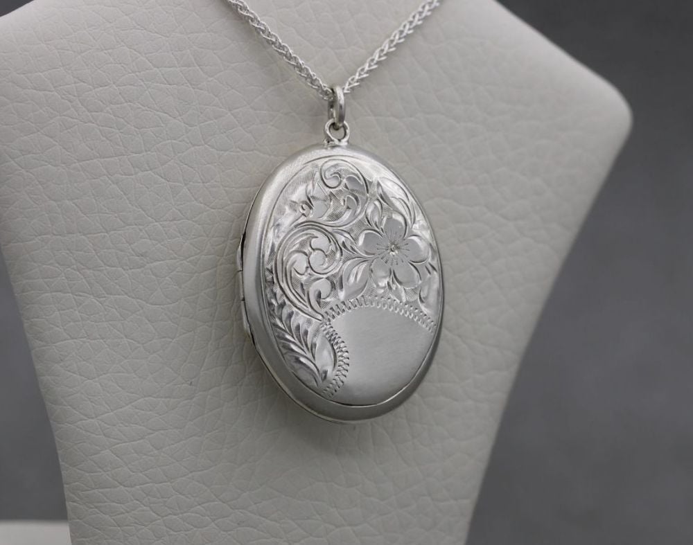 Vintage sterling silver floral engraved locket & chain