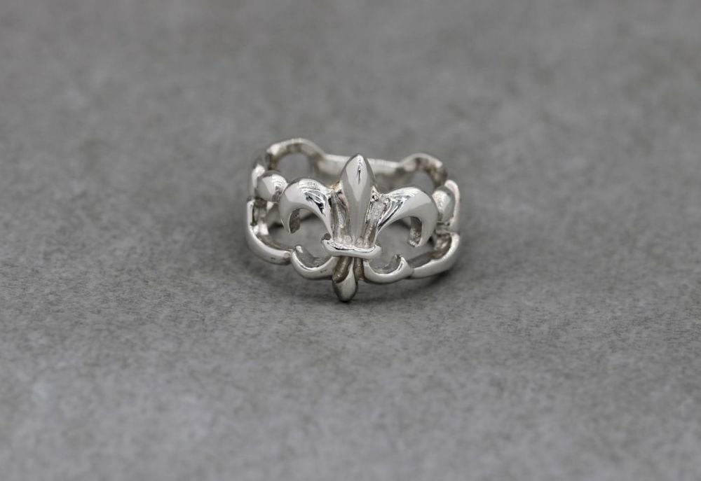 Bold sterling silver fleur-de-lis ring