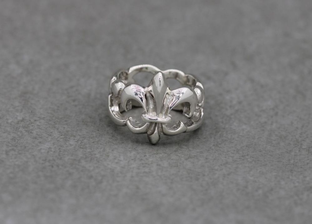Bold sterling silver fleur-de-lis ring