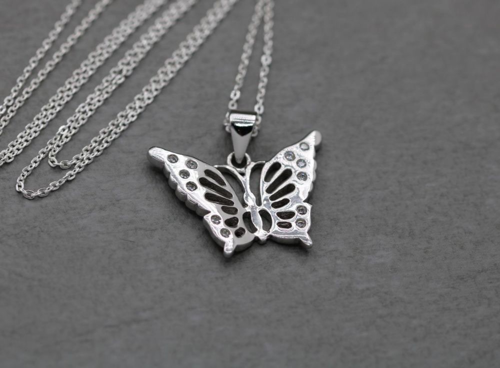 REFURBISHED Sterling silver butterfly necklace with clear stone detail