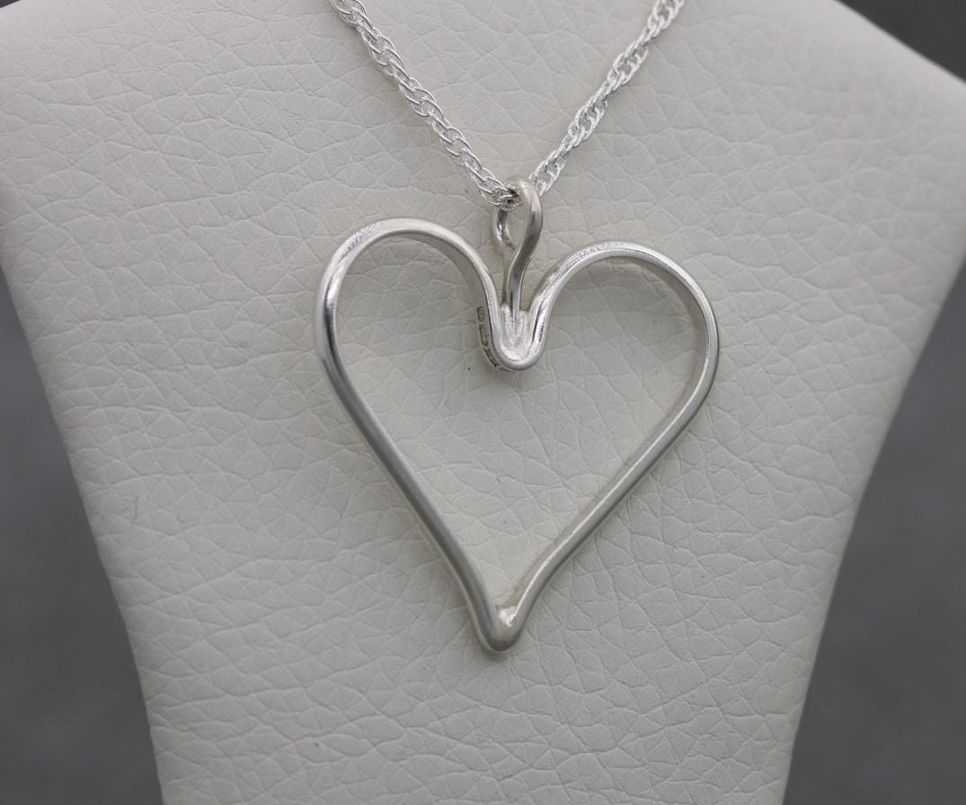 Vintage sterling silver heart necklace