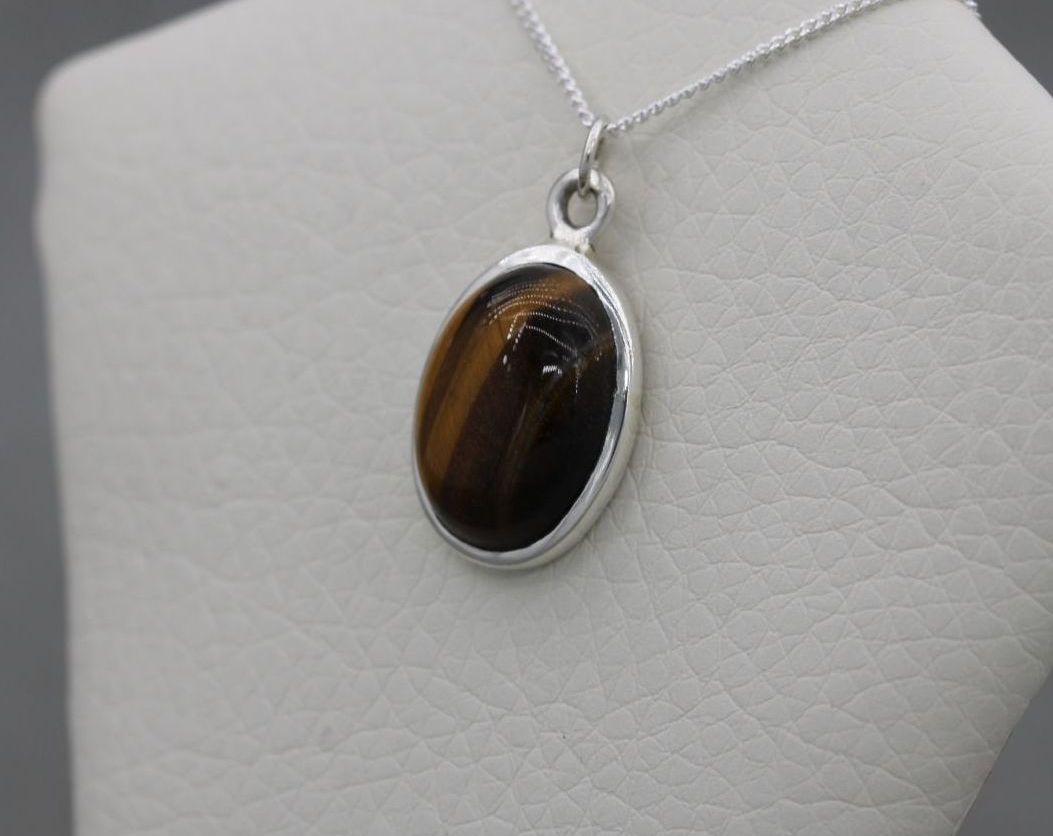 Sterling silver & tiger's eye necklace
