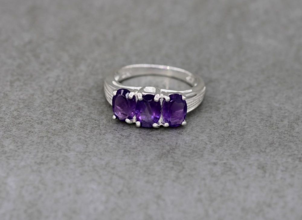 Sterling silver & amethyst trilogy ring