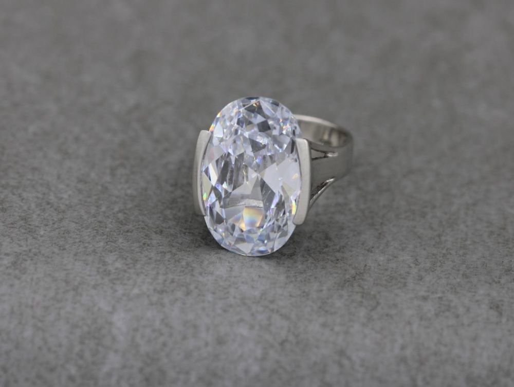 Substantial sterling silver solitaire ring