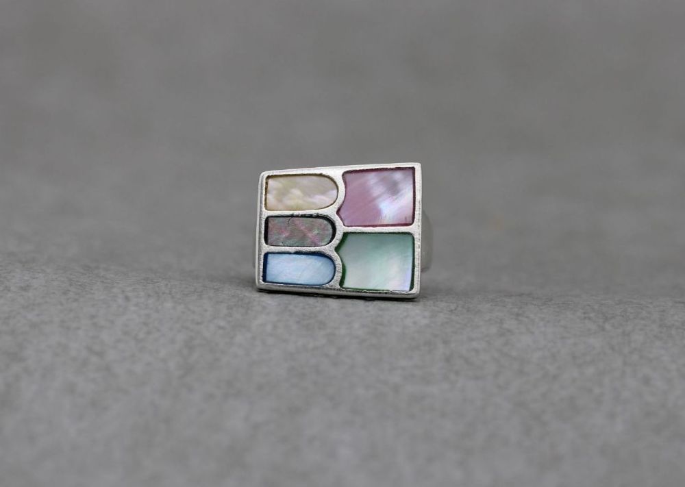 Sterling silver & dyed mother of pearl ring