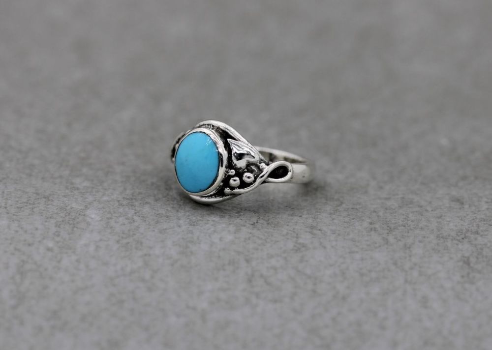 REFURBISHED Sterling silver & light blue howlite ring (J)