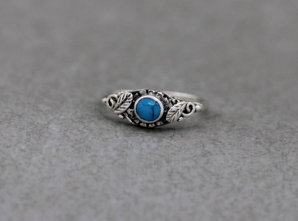 Sterling silver & blue howlite ring with leaf shoulder detail