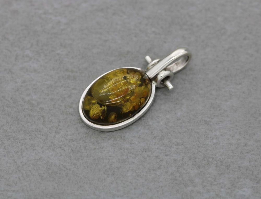Sterling silver & amber pendant