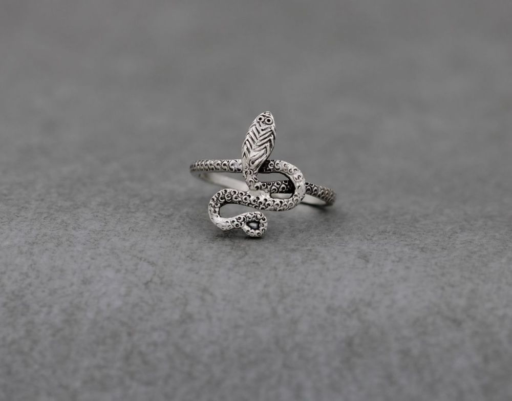 Egyptian 800 silver textured snake ring (O)