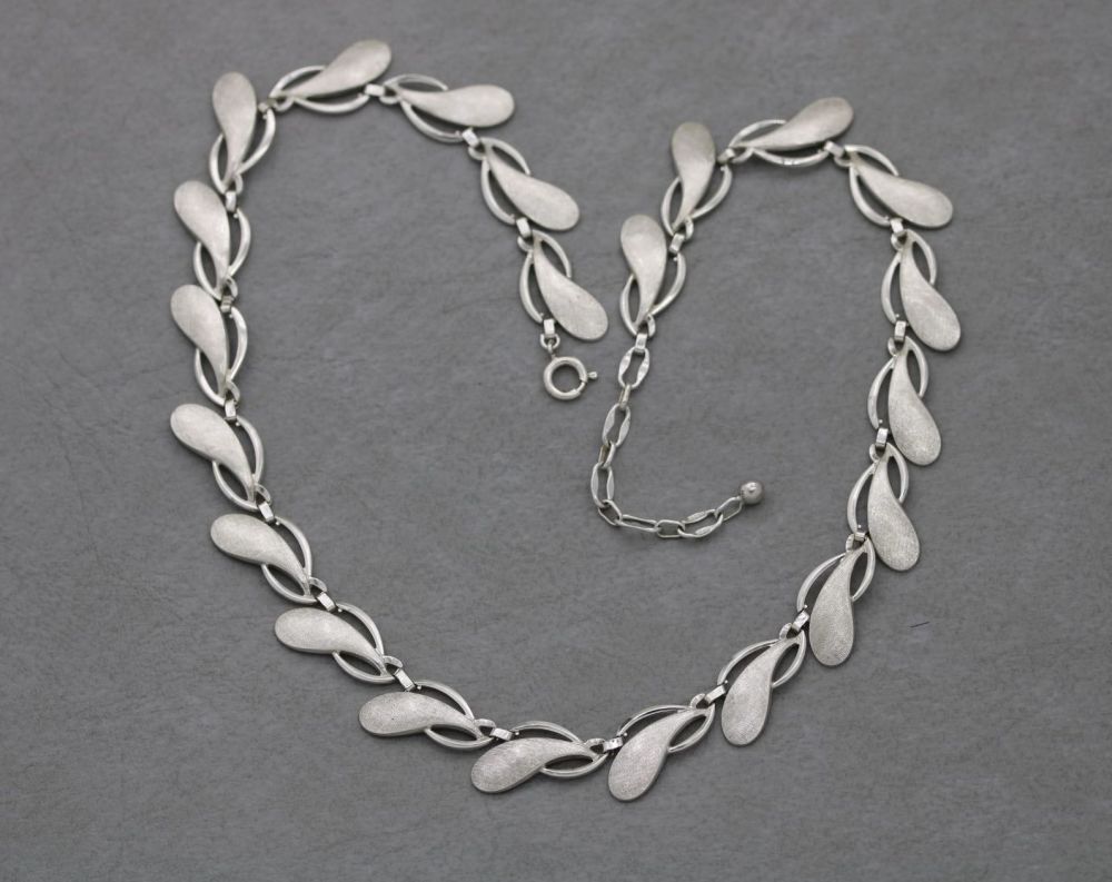 Vintage sterling silver necklace with textured detail