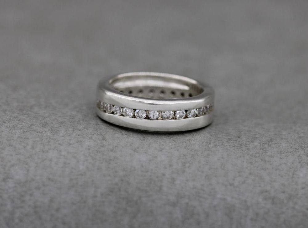 Sterling silver & clear stone waved eternity ring