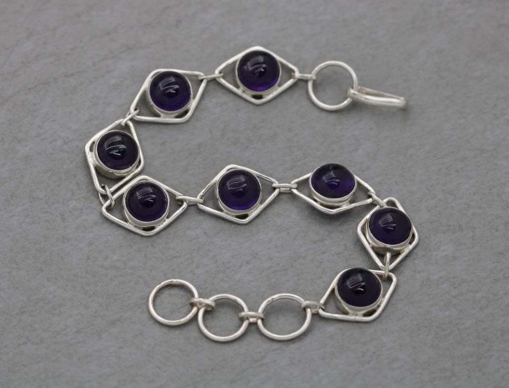 Sterling silver & amethyst cabochon bracelet