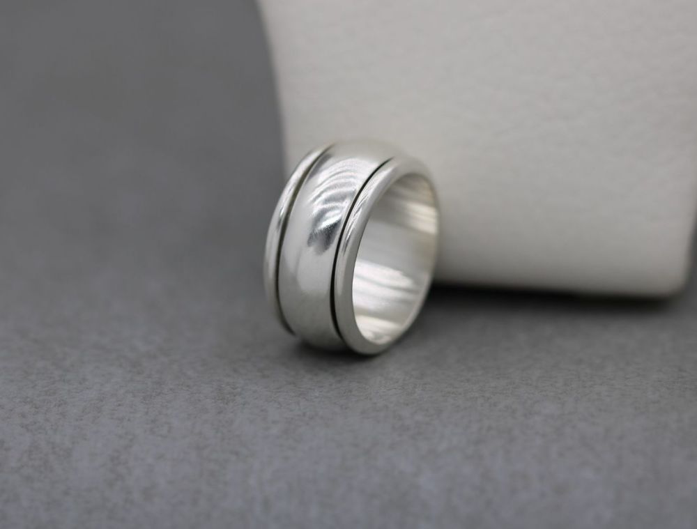 Smooth & chunky sterling silver spinner ring