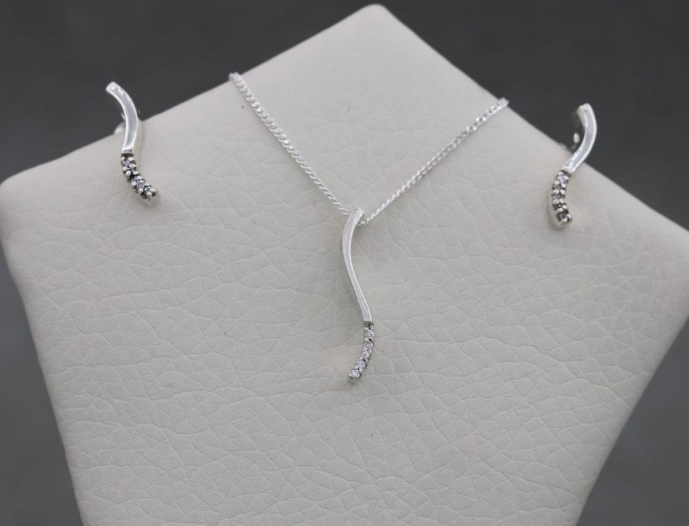 Small sterling silver & clear stone necklace and earring set