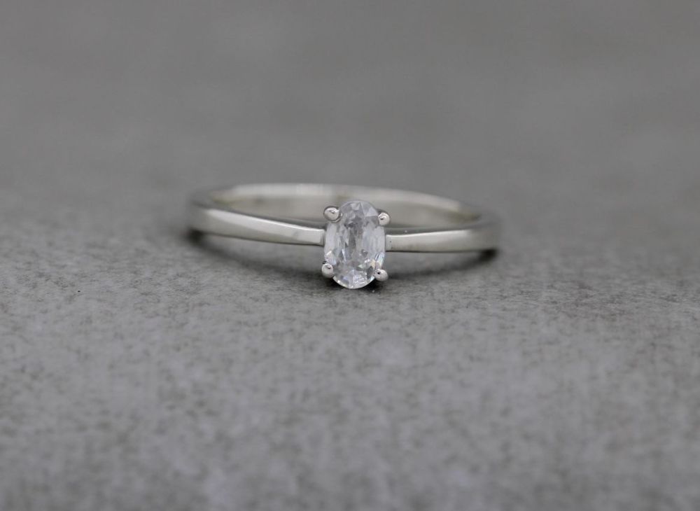 Sterling silver & white topaz solitaire ring