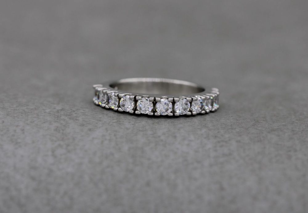 Sterling silver & clear stone ring