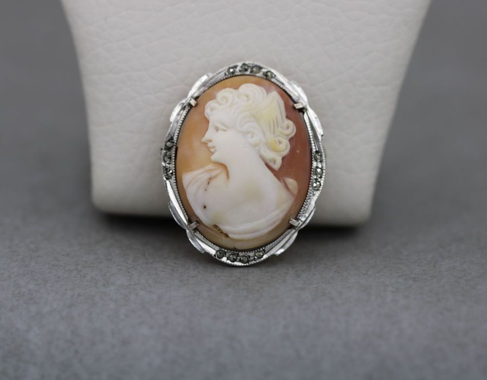 Vintage 800 silver, marcasite & carved shell cameo brooch / pendant